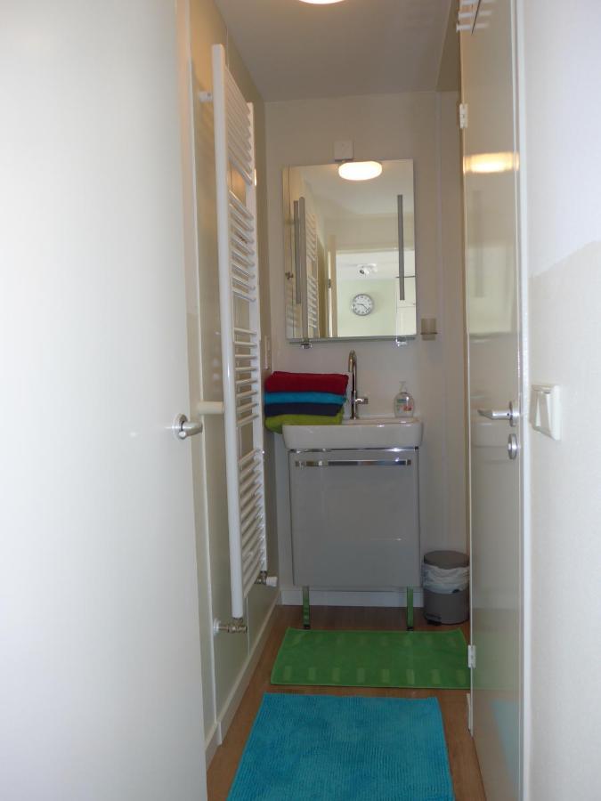 Appartamento Houseboat In The Center, 5 Min Walk To Tropical Museum, Free Wifi! Amsterdam Esterno foto